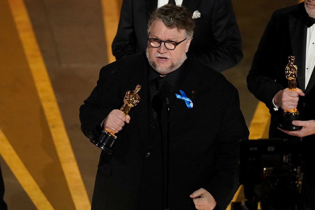 Guillermo del Toro's Touching Oscar Speech - CharroAzteca.com